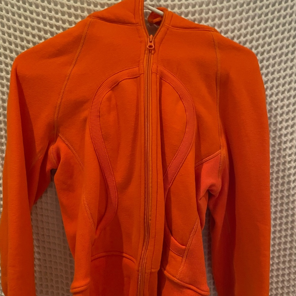 LULULEMON SCUBA HOODIE SIZE 6